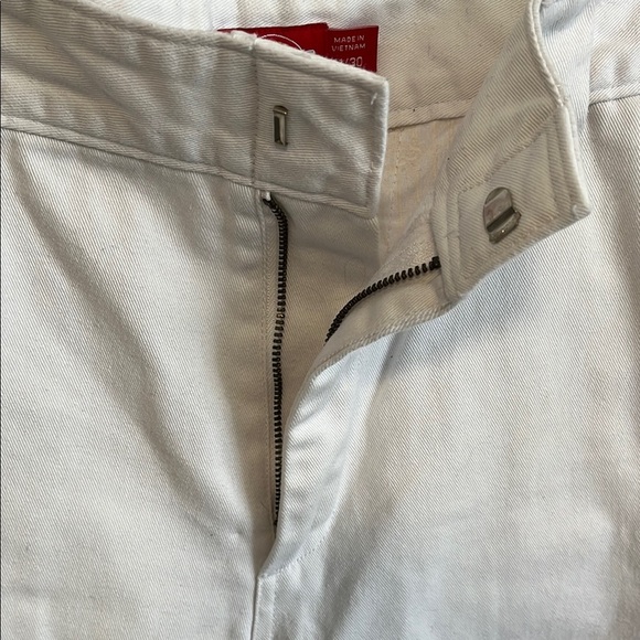DICKIES White Cotton Utility Long Bermuda Shorts, Size 11/30 - Picture 5 of 10